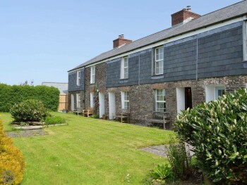 ONE OF A ROW OF LOVELY CORNISH COTTAGES