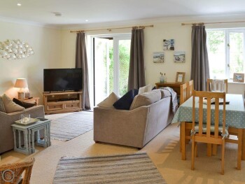 OPEN PLAN LIVING SPACE