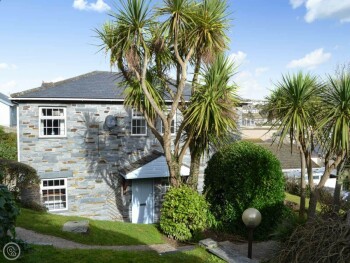 STUNNING, DETACHED, BEACHSIDE HOLIDAY HOME