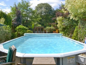 SHARED HEATED OPEN-AIR SWIMMING POOL