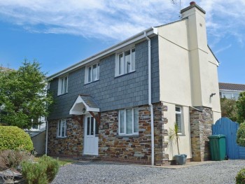 WONDERFUL, DETACHED HOLIDAY COTTAGE