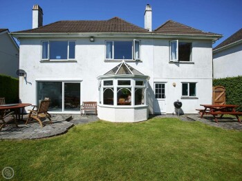 DETACHED HOLIDAY HOME WITH ENCLOSED GARDEN