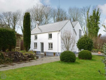 DELIGHTFUL DETACHED PROPERTY SITUATED IN A TRANQUIL LOCATION