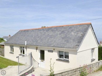 ATTRACTIVE DETACHED HOLIDAY HOME