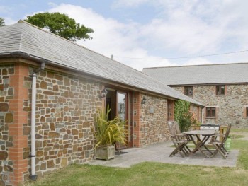 ATTRACTIVE SINGLE-STOREY DETACHED HOLIDAY HOME