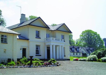 THE MANOR HOUSE