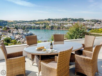 SITTING OUT AREA WITH STUNNING VIEWS