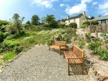 STUNNING HOLIDAY HOME