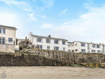 HOUSE BY THE BEACH