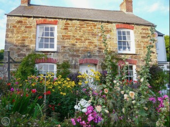 BEAUTIFUL CORNISH COTTAGE