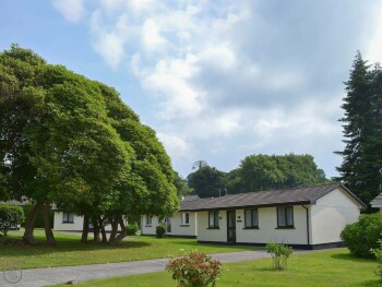 CHALET STYLE HOLIDAY COTTAGE IN EXTENSIVE GROUNDS