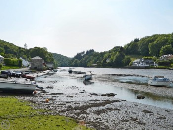 SUPERB RIVERSIDE VIEWS