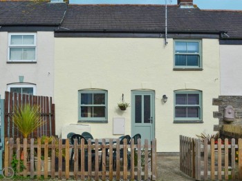 DELIGHTFUL CORNISH HOLIDAY HOME